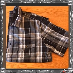 Button down shirt w/front pockets sz lg
